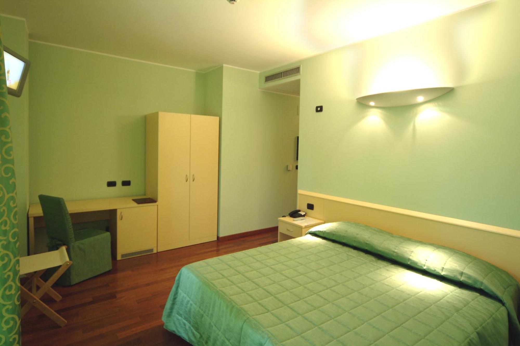 Caprice Hotel Avigliana Room photo
