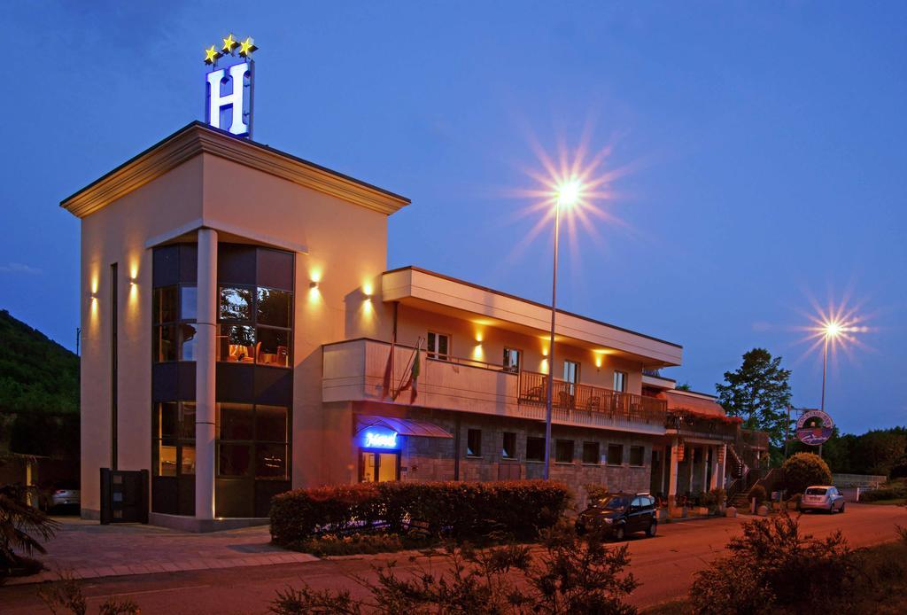 Caprice Hotel Avigliana Exterior photo